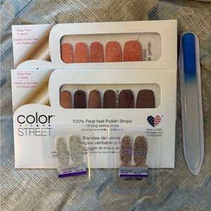 Color Street 100% dry nail polish.